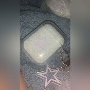 Clear AirPod case generations 1/2 with star shaped keychain